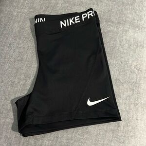 🖤 Nike Pro shorts